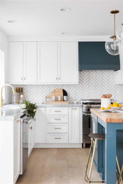 Motionless in white — broadcasting from beyond the grave: Herringbone-Patterned Backsplash Adds Texture to White ...