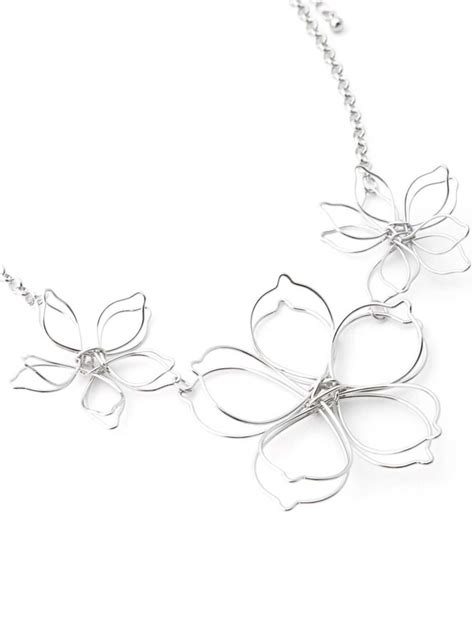 Metal Flower Necklace Addition Elle