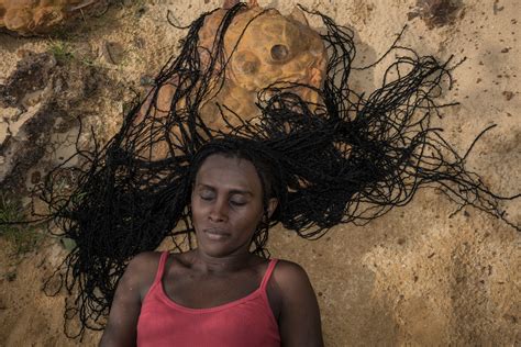 Chronicling The Lives Of Women Along The Colombian Venezuelan Border The New York Times