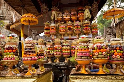 Makna Adanya Gebogan Dalam Tradisi Hindu Di Bali