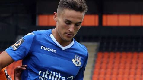 Josh Hare Bristol Rovers Sign Defender From Eastleigh Bbc Sport