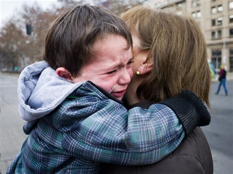 Boy Cry Mom Hug Live Action News