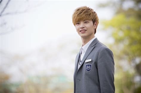 Yook sungjae (육성재) is a south korean singer and actor under cube entertainment. BTOB's Yook Sungjae Reported to Be the New MC of "Inkigayo ...