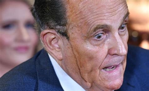 Rudy giuliani was the 107th mayor of new york city. Se le derrite el tinte a Rudy Giuliani en conferencia de ...