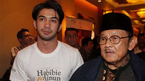 Foto Bj Habibie Wafat Film Habibie And Ainun 3 Batal Rilis Poster