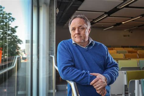 Els ampe stelt bram vanderborght voor als dé doener van dienst. Marc Van Ranst avertit: "Nous sommes au début de la ...