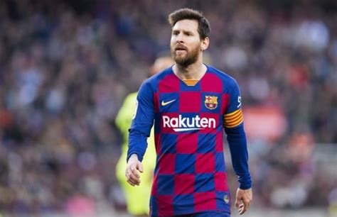 How about dancing now? yells leo messi to yerry mina after his penalty kick is saved by dibu martínez. Lionel Messi comunica desejo de deixar o Barcelona, afirma ...