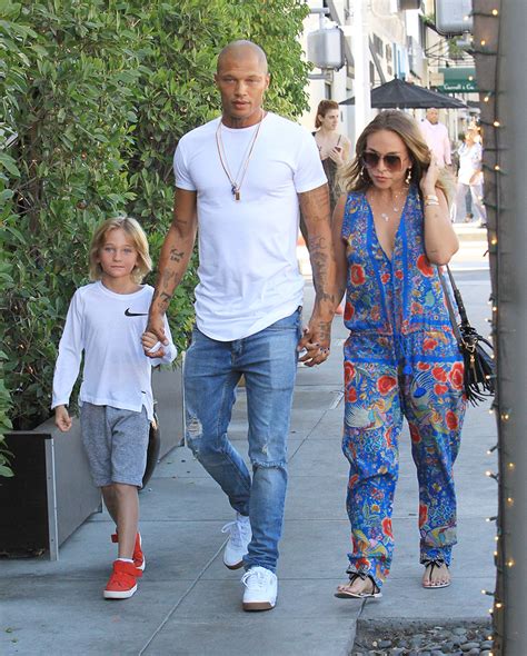 Pics Jeremy Meeks Introduces Son To Home Wrecking Gf Chloe Green