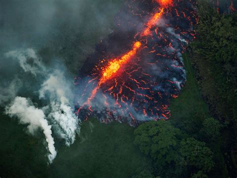 Evacuees Leave Dangerous Hawaiian Volcano Area This Is An Aerial View