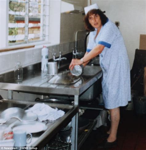 Britain S Longest Serving Dinner Lady 75 Dishes Up 1 6million Lunches In Career Spanning 50