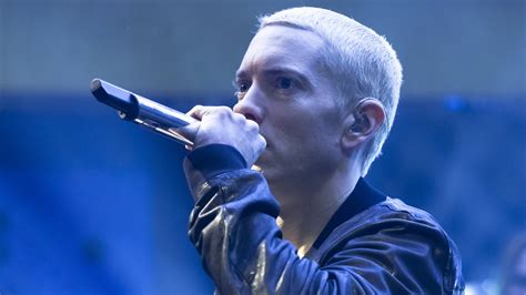 Odottaa odottava seuraamispyyntö käyttäjältä @eminem. Eminem Publisher Sues Spotify, Claiming Massive Copyright ...