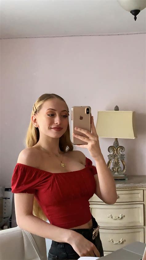 Mirror Selfie R SophiiaDiamond