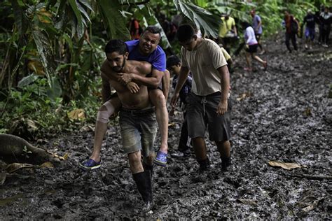 al menos 328 667 venezolanos cruzaron la selva del darién en 2023