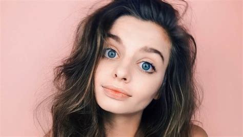 the internet is obsessed with this woman s beautiful big eyes and we