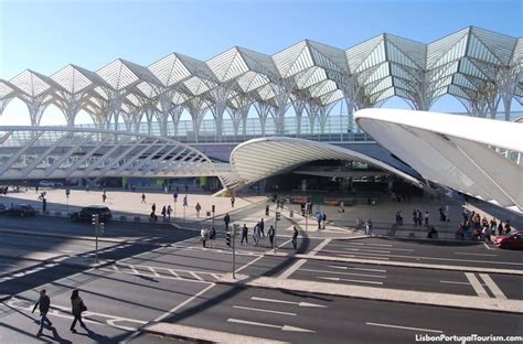 Lisbon Transportation Guide and Travel Cards - 2023 Update