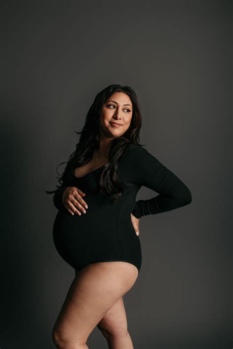 10 creative and beautiful maternity photo shoot ideas — saykiss photography
