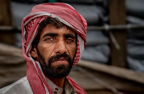 The noun is part of the thesaurus of zertifikat deutsch respectivly level c2. Iraner Foto & Bild | erwachsene, outdoor, portrait Bilder ...