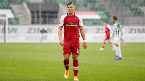 Latest on sc freiburg forward ermedin demirovic including news, stats, videos, highlights and more on espn. Freiburg: Nur Bosnier Demirovic hat der U 21 abgesagt - kicker
