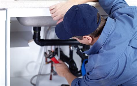 Why You Need An Emergency Plumber Come In For Repairs