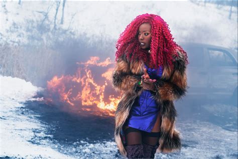 Inventing anna is the first series to come from rhimes's and shondaland's massive deal with netflix, which also includes a tv adaptation of the game of thrones actresses at the emmys — rhimes and netflix have unveiled the other stars who have come on board to tell the twisted story of anna delvey. Foto de Anna Diop - Foto Anna Diop - SensaCine.com