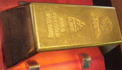 What Is The Weight Of A Gold Bar