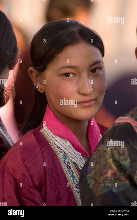 Traditional Dress Ladakhi Girl Woman Alliance Of Ladakh Festival Leh
