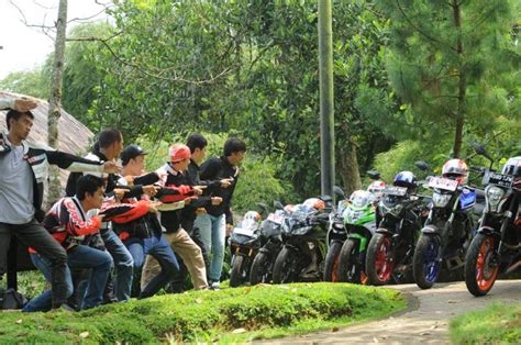 Itu artinya tidak memiliki fairing depan yang menjadi ciri kahs. Kehebatan Turing Jelajah Dengan Motorsport 2Tak Ninja Krr ...