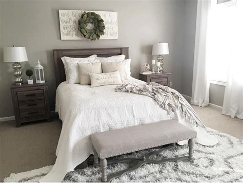 Overall my master bedroom turned out far beyond my wildest dreams. 70 Rustic Farmhouse Style Master Bedroom Ideas | Farmhouse ...