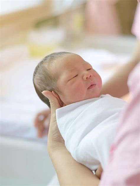 Pentingnya Peran Orangtua Dalam Perkembangan Bayi Prematur Parenting