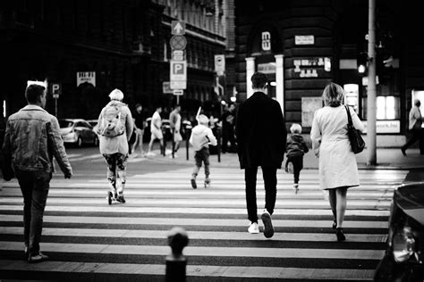 Gambar Orang Berjalan