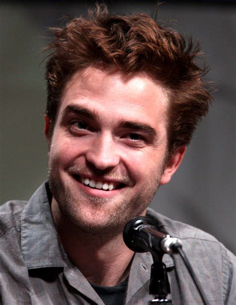 Мировую известность ему принесли роли седрика диггори в фильме «гарри поттер и кубок огня». Robert Pattinson - Wikipedia