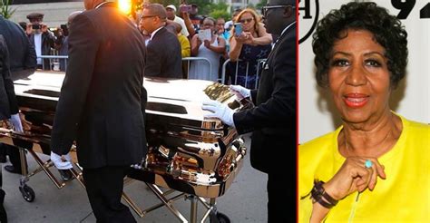 Video Of Arethas Open Casket Viewing Fit For A Queen Hundreds Say