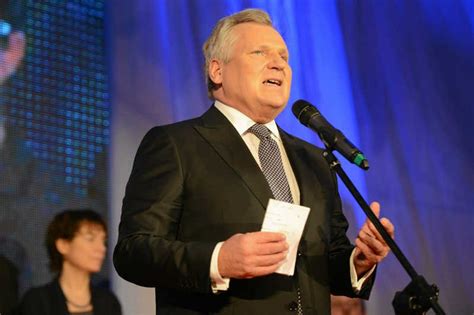 Dzięki temu zabawne memy wchodzą na główną, a niezabawne utykają w poczekalni. Aleksander Kwaśniewski: Lewica powinna mieć wspólnego ...