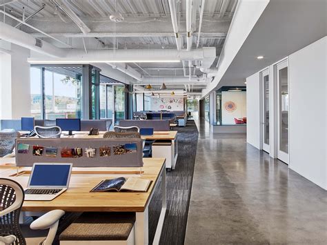 A Tour Of Fullscreens Super Cool Headquarters In Los Angeles