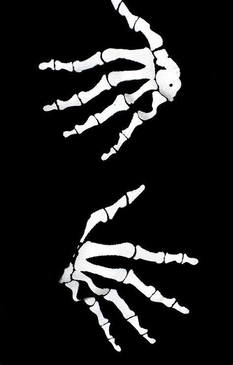 Image Of Skeleton Hands Creepyhalloweenimages