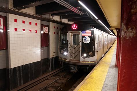 Nyc Subway Perv Caught Masturbating On Midtown F Train Video