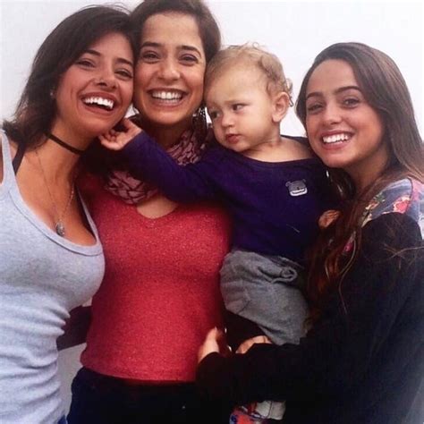Filha de Paloma Duarte impressiona web por semelhança com a mãe Quem QUEM News