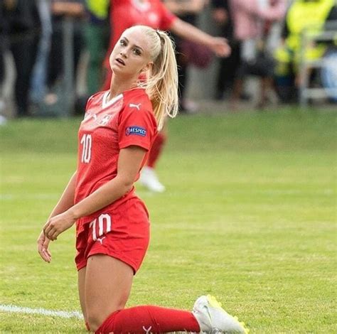 Nationalspielerin alisha lehmann fällt für das länderspiel am mittwoch, 29. Pin on Alisha Lehmann