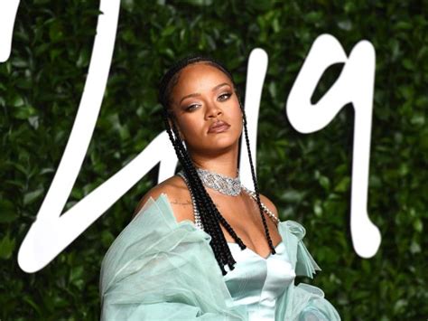 Rihanna Who Is Not Hindu Posed Topless While Wearing A Pendant