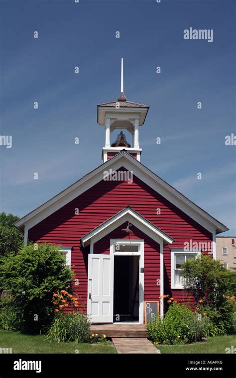 Little Red Schoolhouse Hi Res Stock Photography And Images Alamy