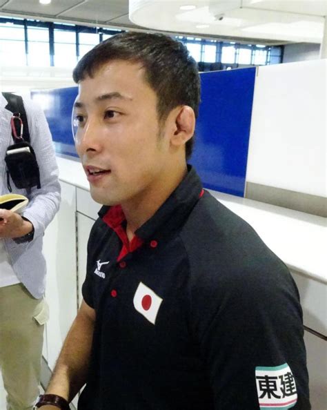 柔道・高藤直寿選手、反則勝ちで金メダル第一号に → 反則勝ちという名称にネットで議論が巻き起こる… 柔道は攻めないと指導を貰う これが3枚で負け だから相手が2枚貰ってるなら お互い攻めれない状態を作れば お互いに指導来て反則勝ち出来. 柔道・高藤直寿、尚弥V5を「刺激に」 アジア選手権Vで"合同 ...