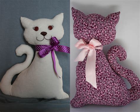 Die kleine version ist 140 cm lang und für ein babybettchen gedacht. Ebook Kuschelkissenkatze Katze Kuschelkissen Stofftier ...