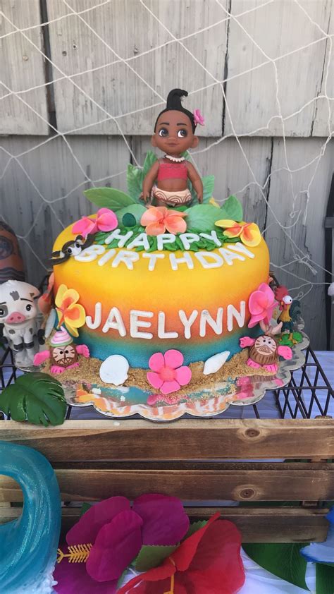 So my mama called and ordered me a cake telling them how much i loved moana. Moana themed cake | Themed cakes, Cake, Birthday cake