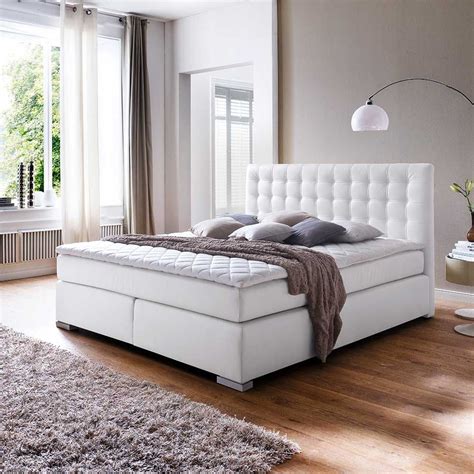 Das bett langeskov ist aus massivem kiefernholz hergestellt. Amerikanisches Bett Rocono in Weiß Kunstleder | Betten ...