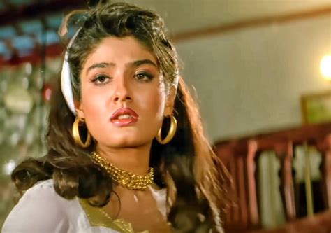 Divya Bharti की मौत के बाद अधूरी रह गई थीं ये 10 फिल्में जानें किसके खाते में आई कौन सी मूवी