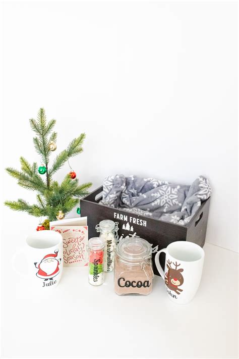 Hot Cocoa Holiday Diy T Basket With Cricut Joy