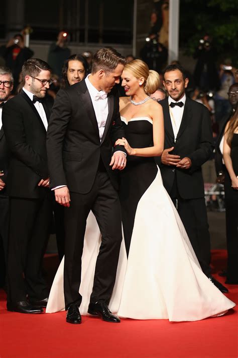 Ryan Reynolds And Scarlett Johansson Wedding Pictures Finally Released