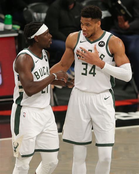 Milwaukee Bucks Players 2021 / Sam Merrill Just Had His Best Outing For
