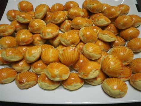 Saya memang salah seorang peminat tegar tart nenas dan dah mencuba banyak jenis tart.bagi saya tart nenas yang sedap salah satu cirinya. Zara ♥ Baking: TART NENAS KERANG