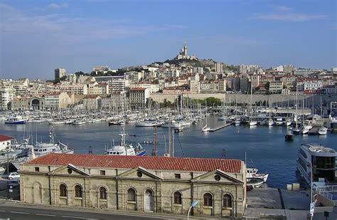 Die hafenstadt ist die zweitgrößte stadt frankreichs und hat einiges zu bieten. Marseille - Hafenstadt mit vielen Gesichtern › reiseziele.ch